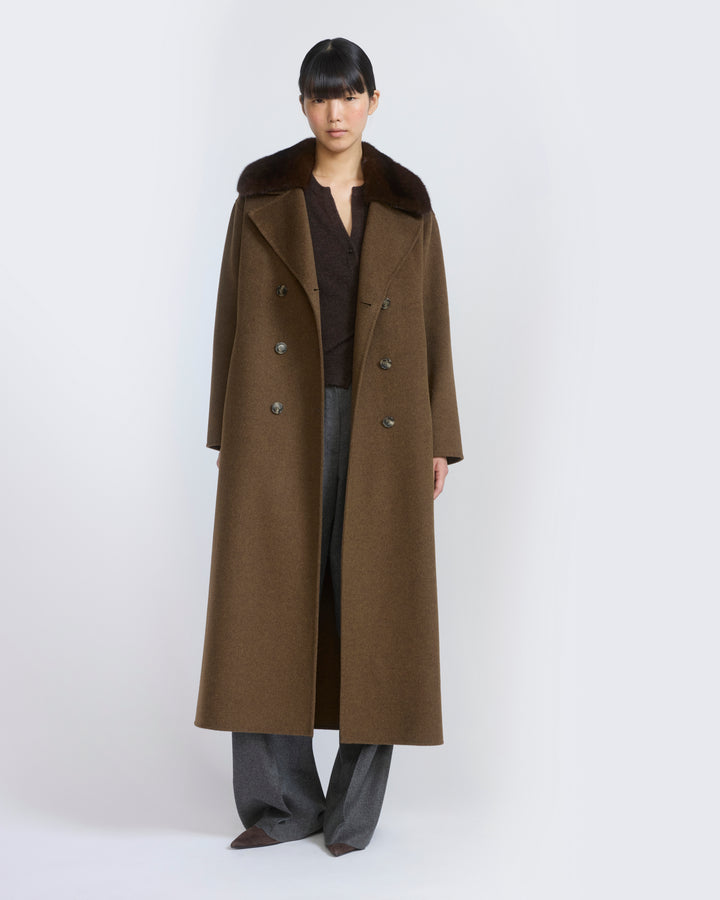 Manteau long ceinturé en lainage cachemire et fourrure de vison