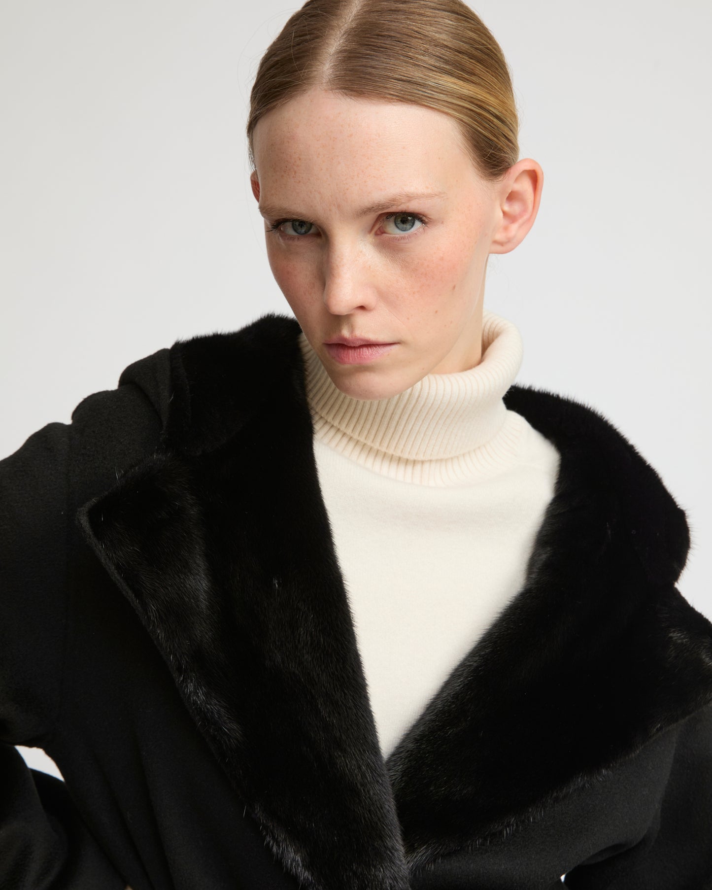 Long double face cashmere wool coat with Mink fur 