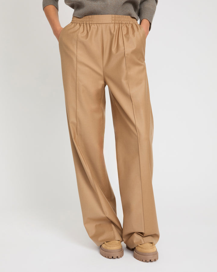 Loose fit trousers with elasticated waistband in flannel fabric