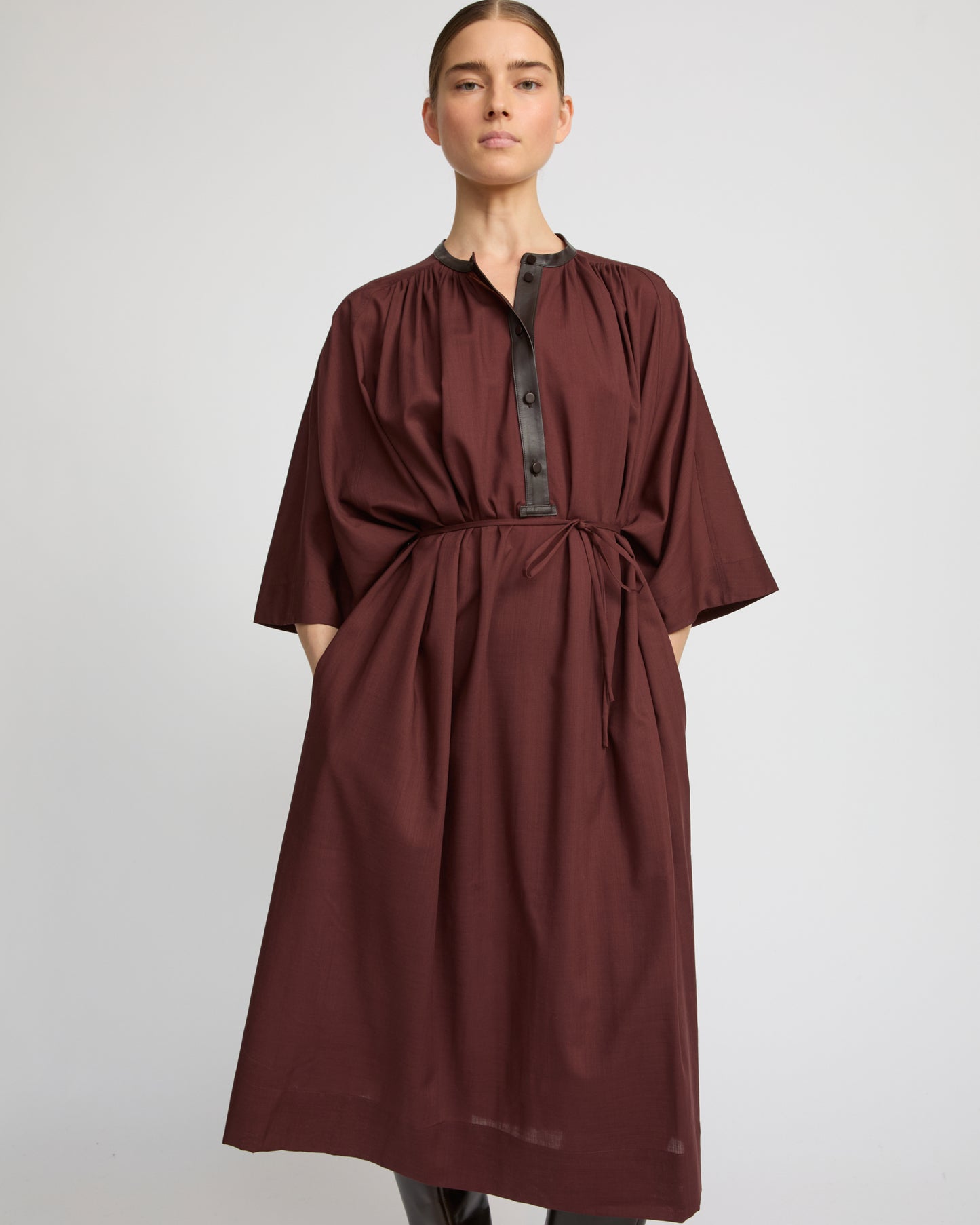 Robe kaftan en voile de laine