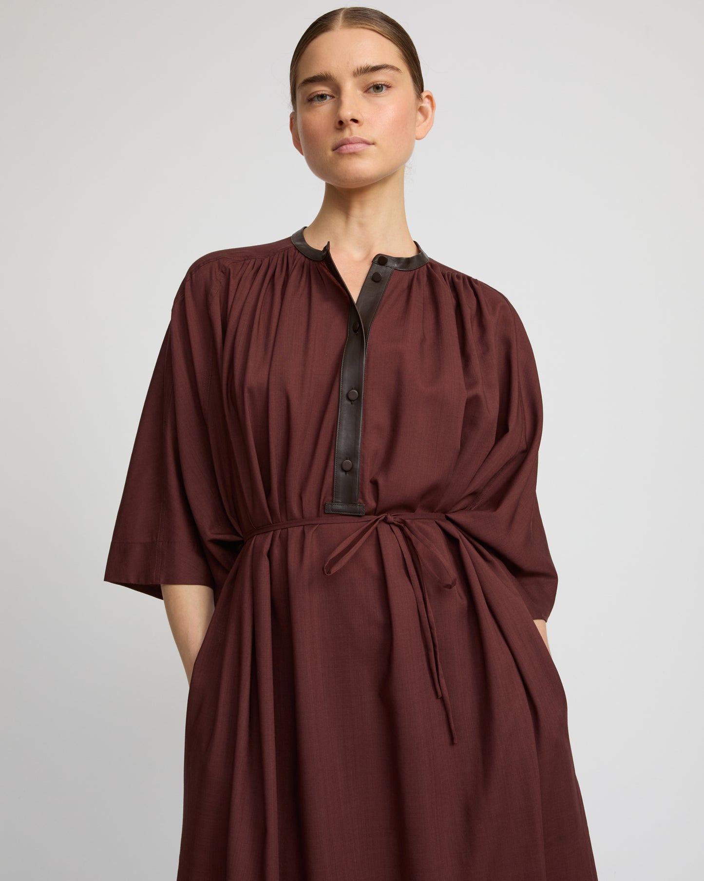 Robe kaftan en voile de laine