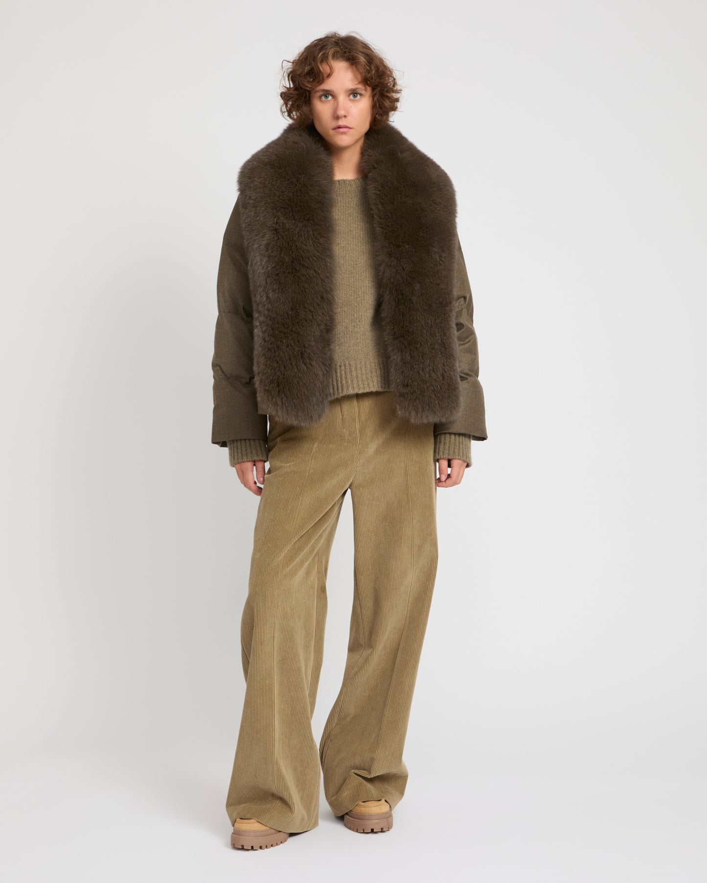 Short down jacket with large detachable fox fur collar