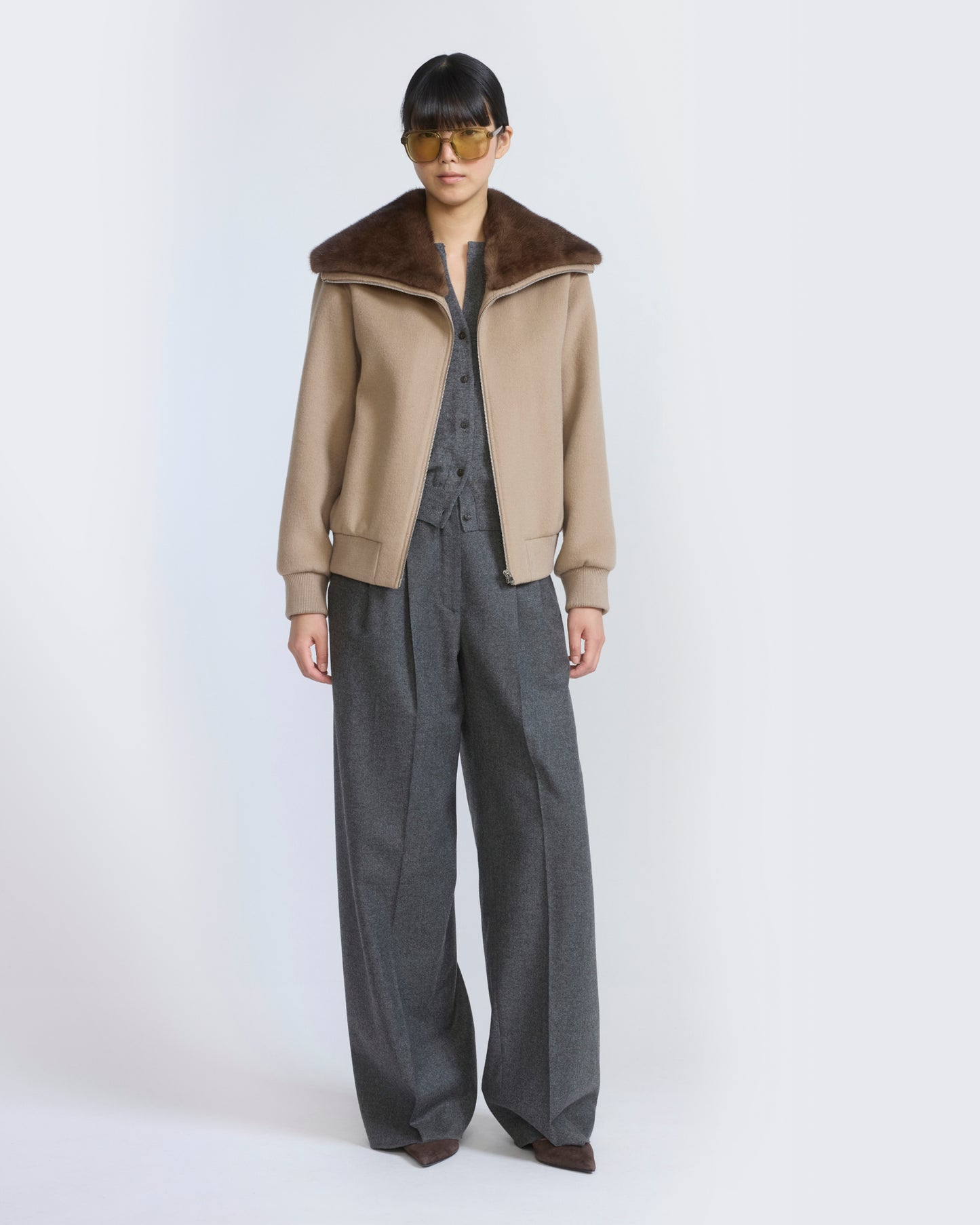 Blouson court en lainage cachemire et col amovible en fourrure de vison