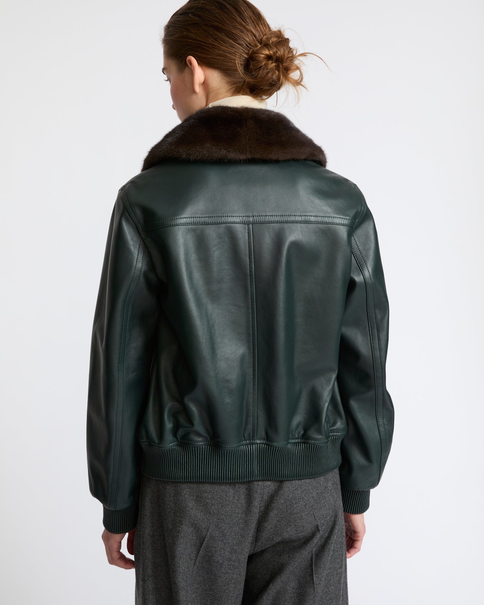 Veste bomber en cuir d'agneau avec col amovible en fourrure de vison- Yves Salomon - Nouvelle collection Automne Hiver