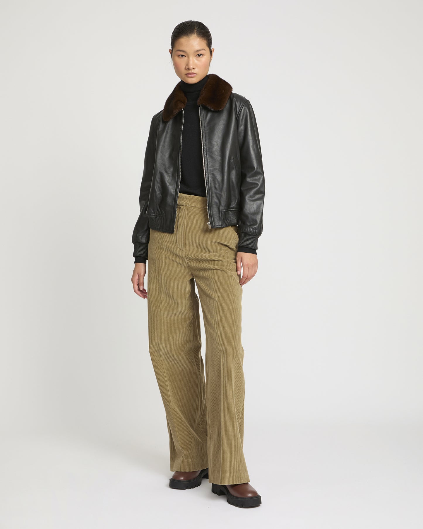 Veste bomber en cuir d'agneau avec col amovible en fourrure de vison