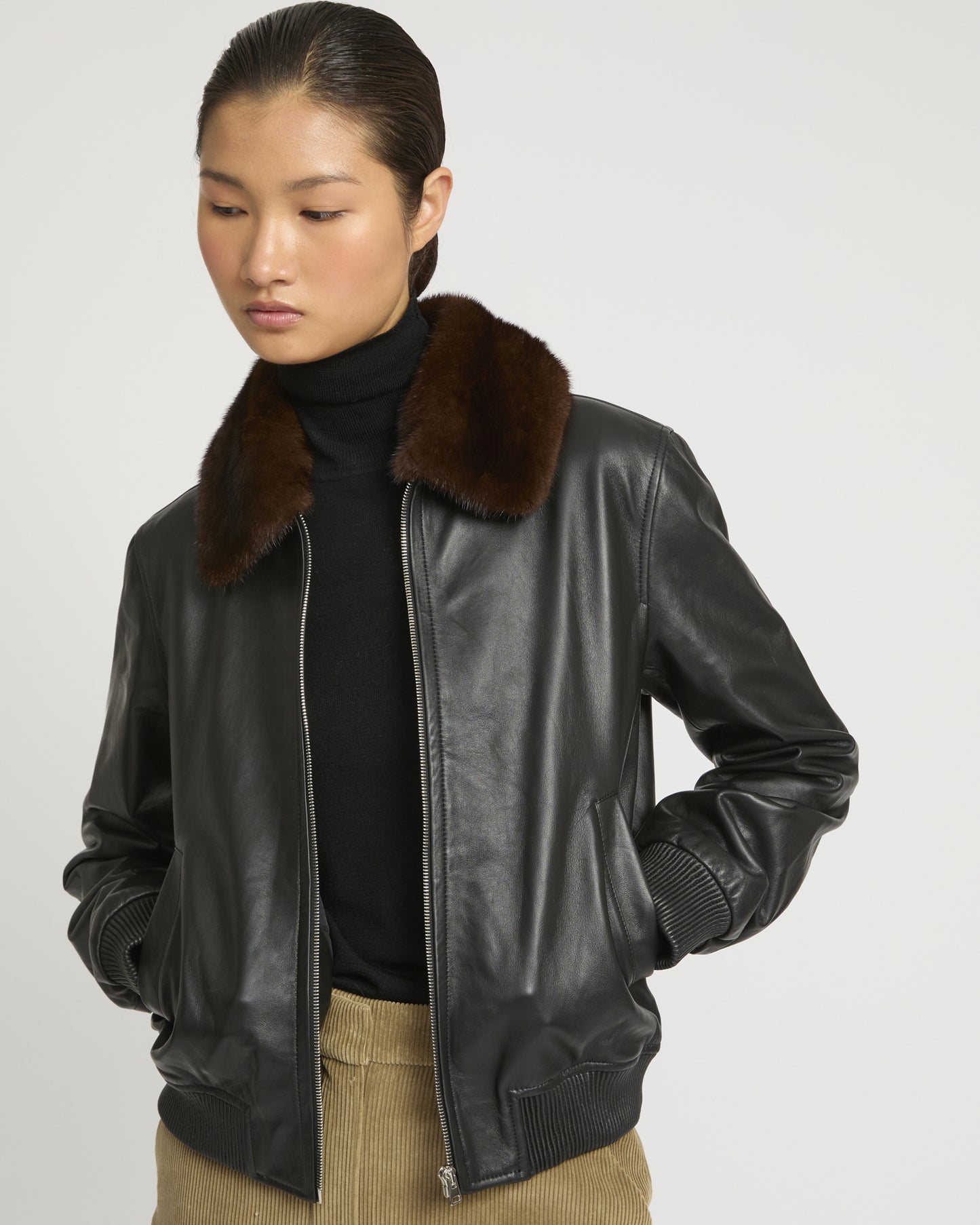 Veste bomber en cuir d'agneau avec col amovible en fourrure de vison