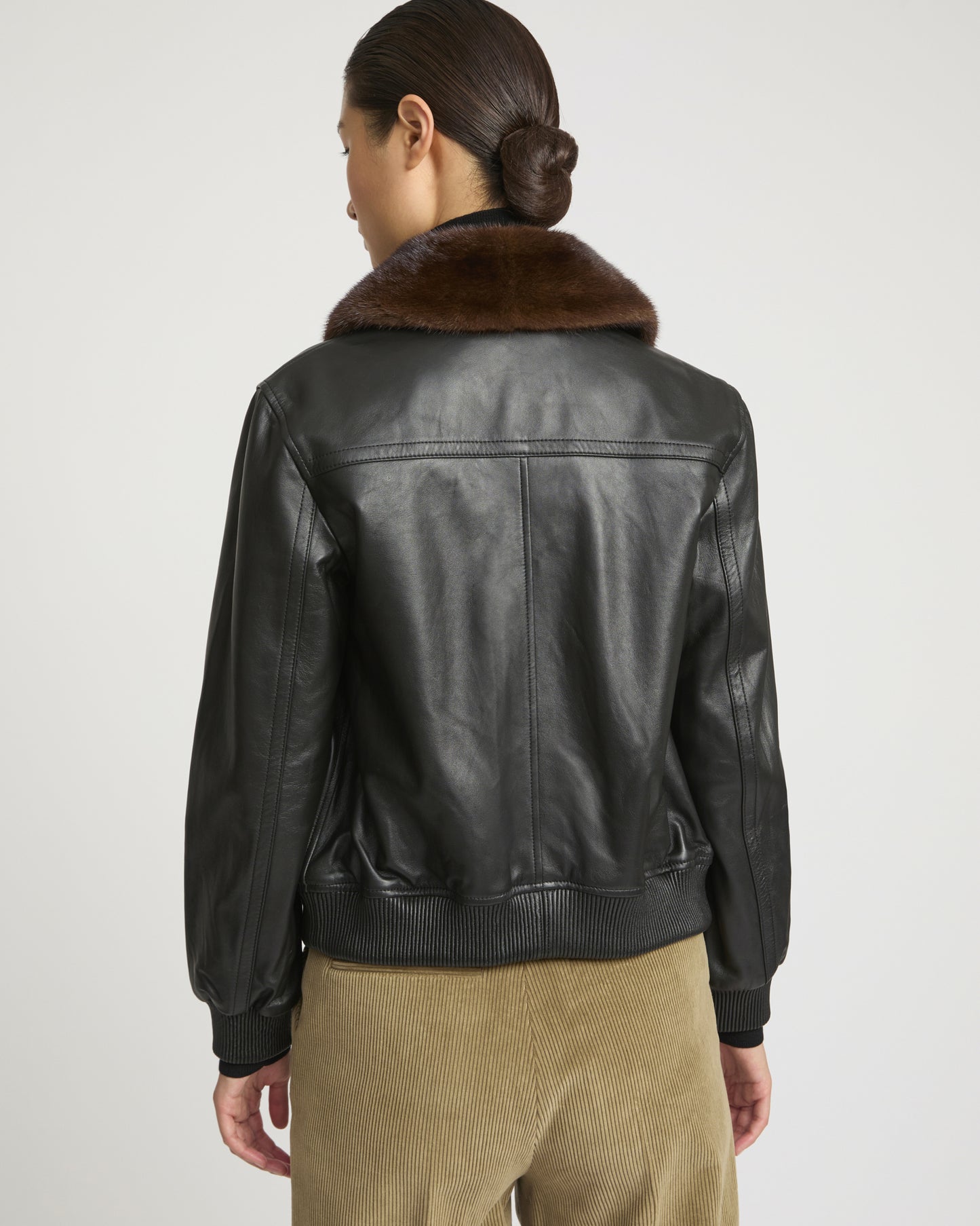 Veste bomber en cuir d'agneau avec col amovible en fourrure de vison