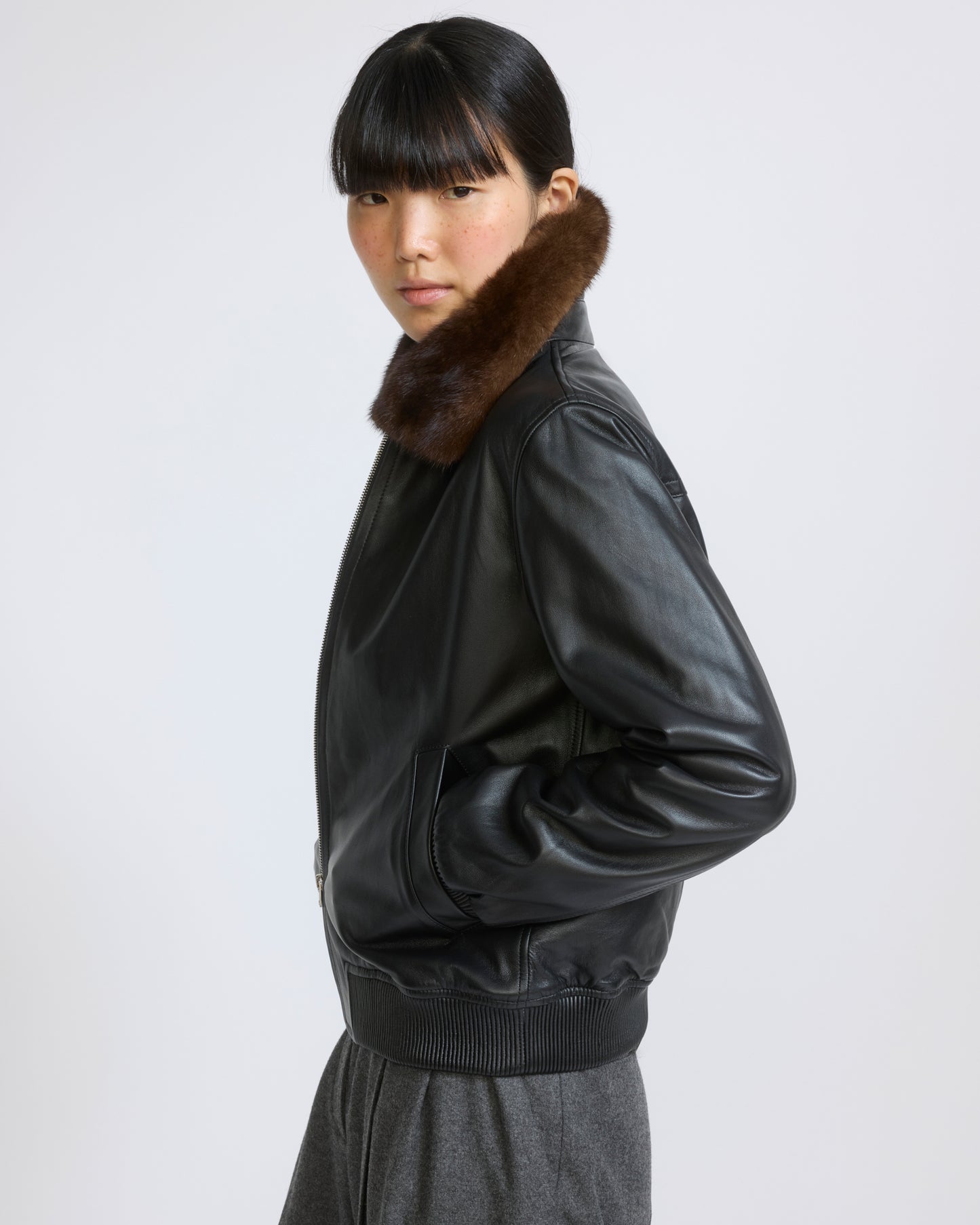 Veste bomber en cuir d'agneau avec col amovible en fourrure de vison