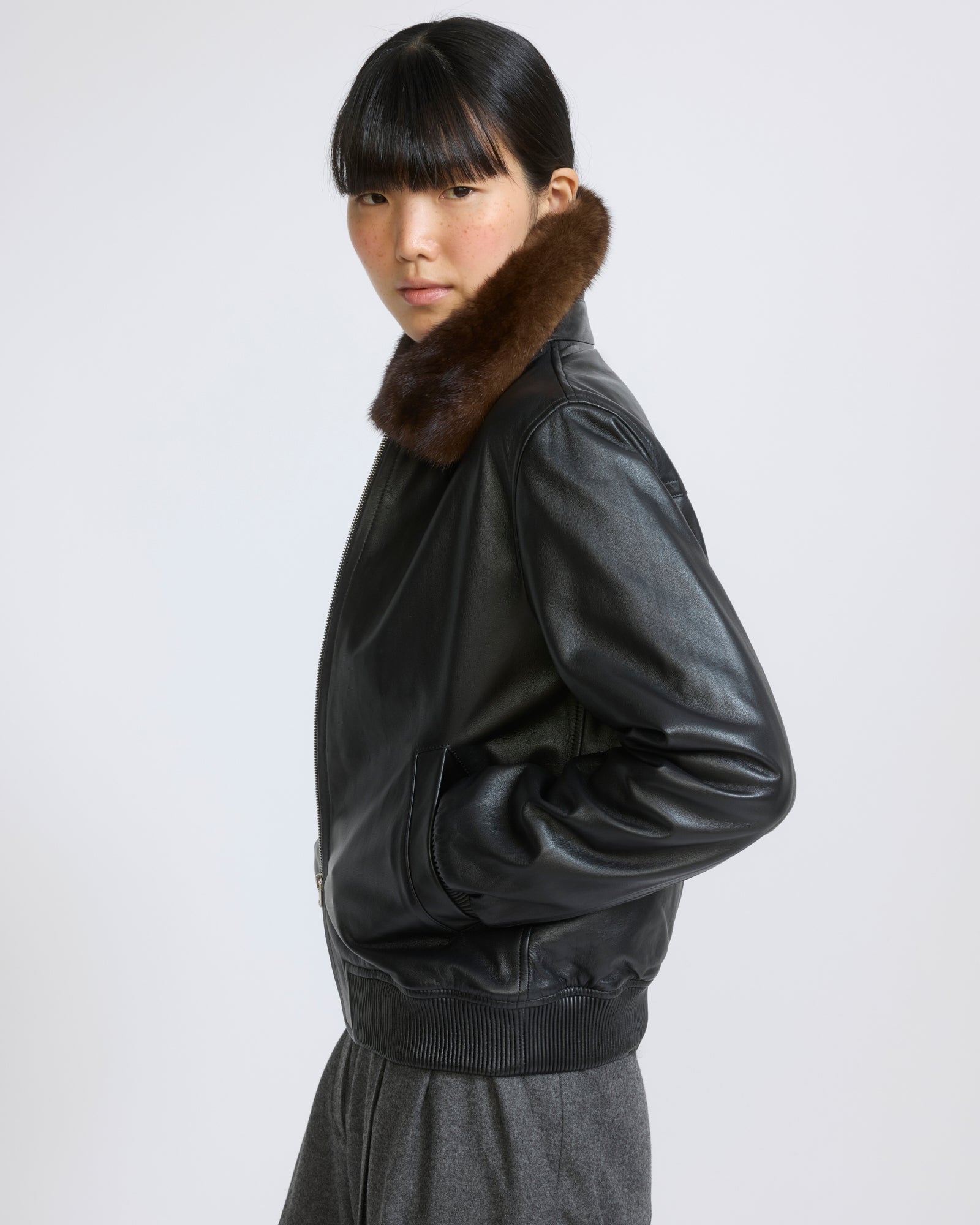 Veste bomber en cuir d'agneau avec col amovible en fourrure de vison