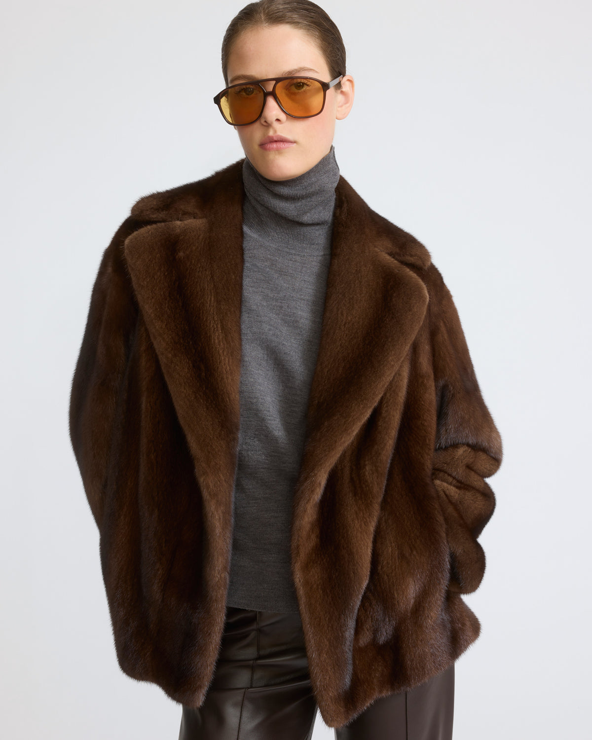 Veste courte croisée en fourrure de vison