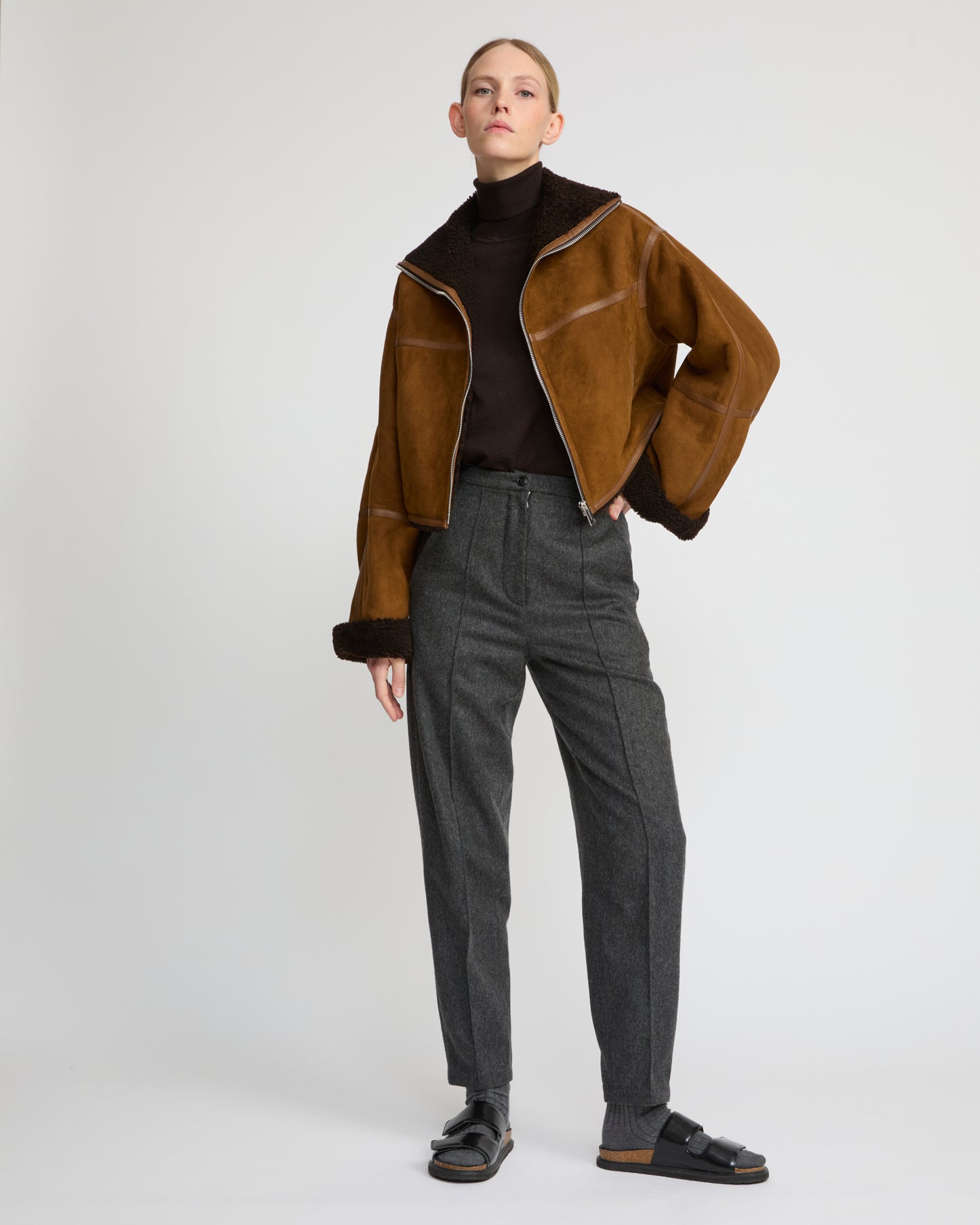 Veste croppée en agneau Mérinos suède -Yves Salomon