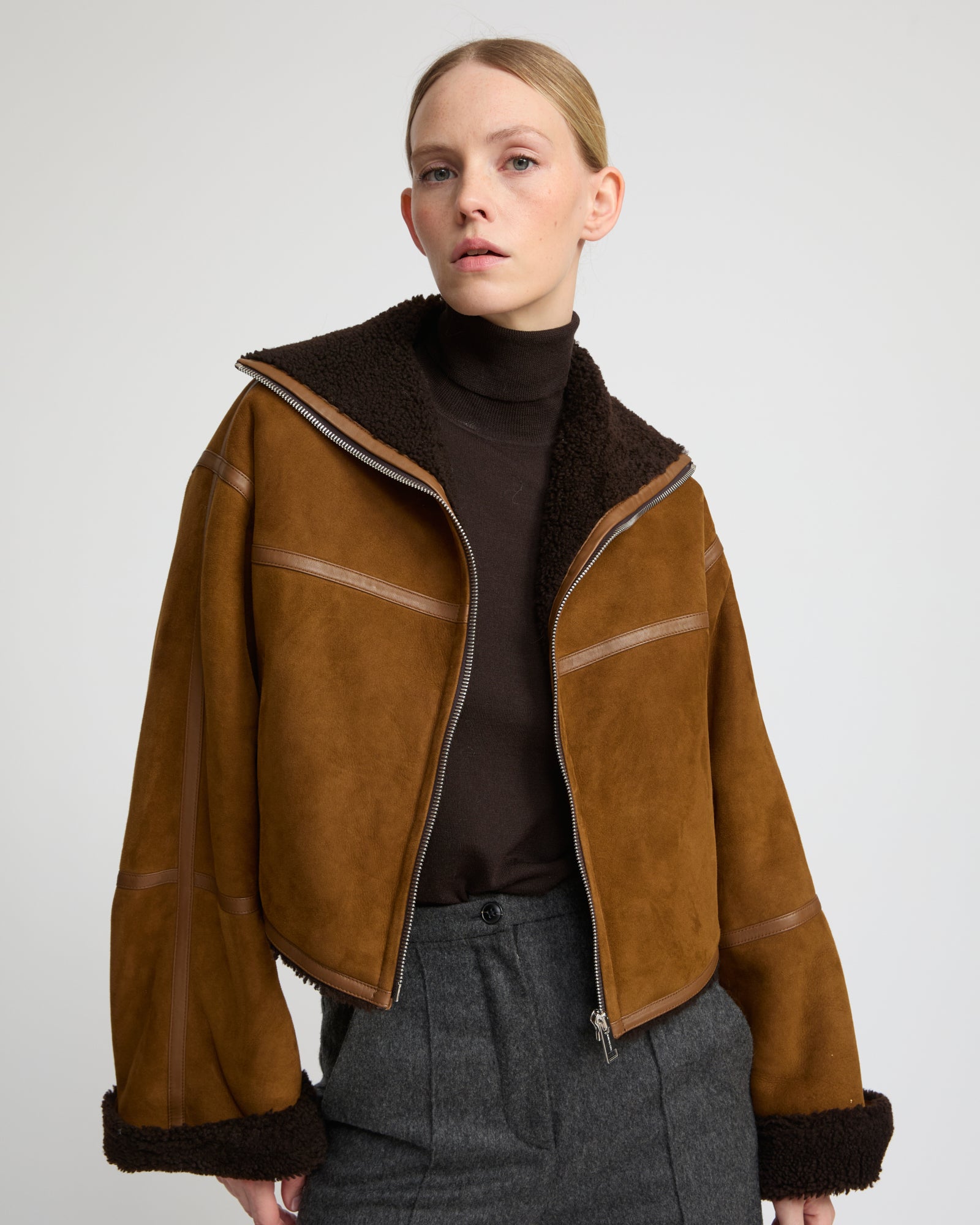 Veste croppée en agneau Mérinos suède -Yves Salomon