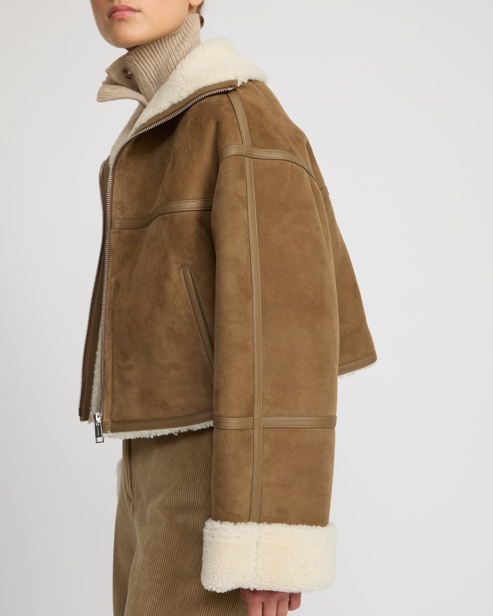 Veste croppée en agneau Mérinos suède -Yves Salomon