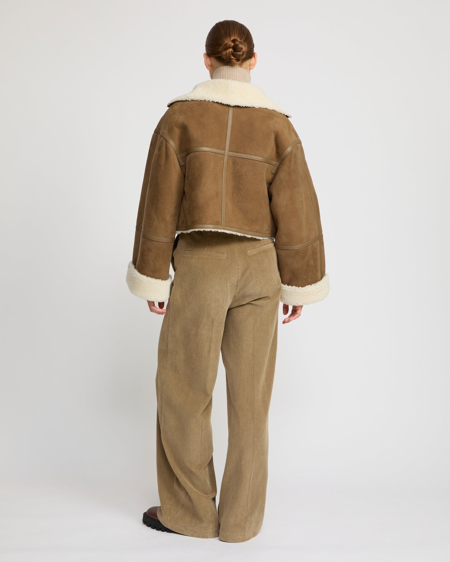 Veste croppée en agneau Mérinos suède -Yves Salomon