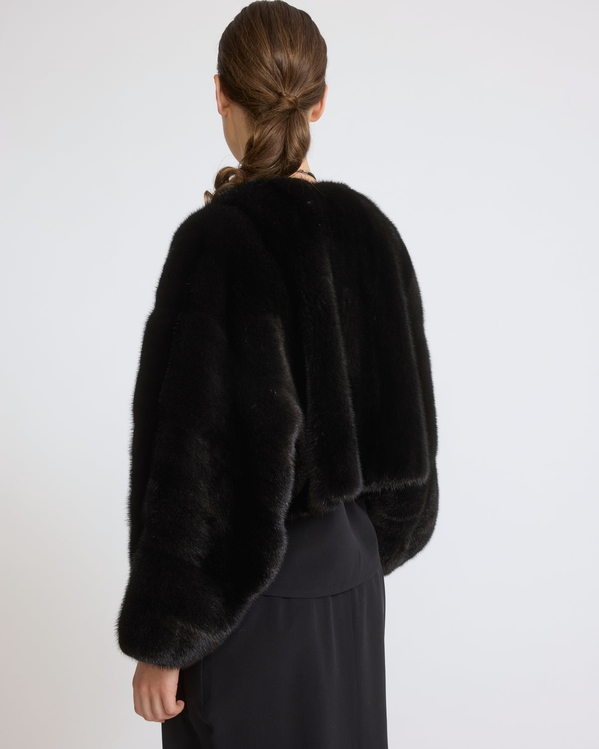 Cape courte en fourrure de vison long poil - Yves Salomon - Nouvelle collection Automne Hiver