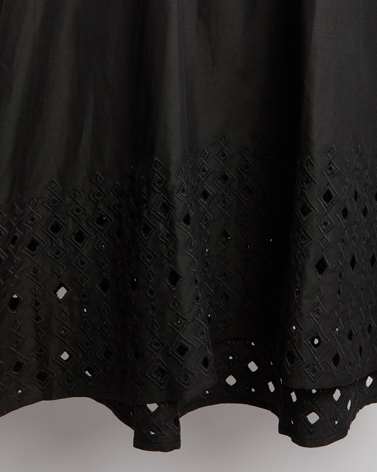 Robe fluide en lin brodé -Yves salomon - Nouvelle collection Printemps Été