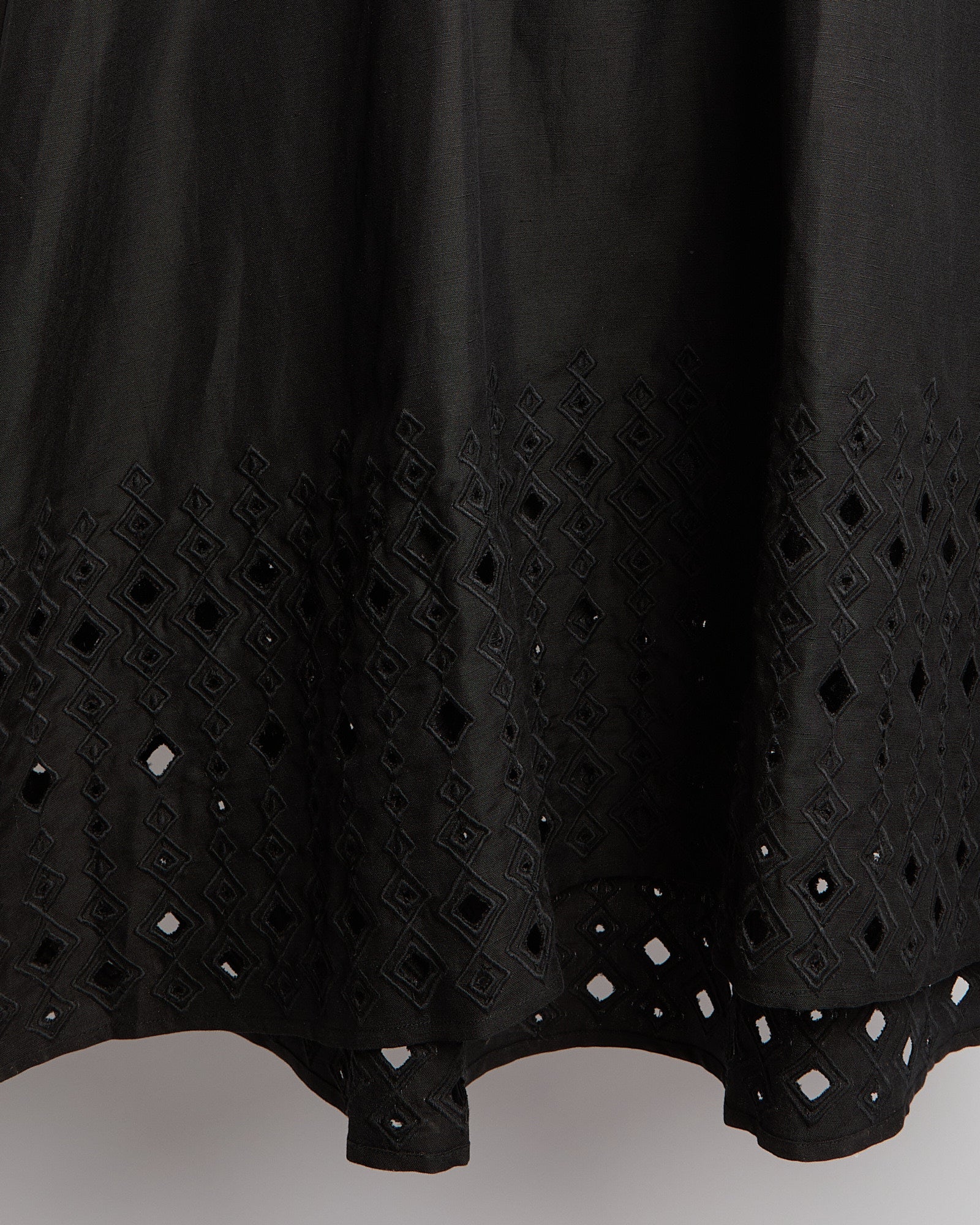 Robe fluide en lin brodé -Yves salomon - Nouvelle collection Printemps Été