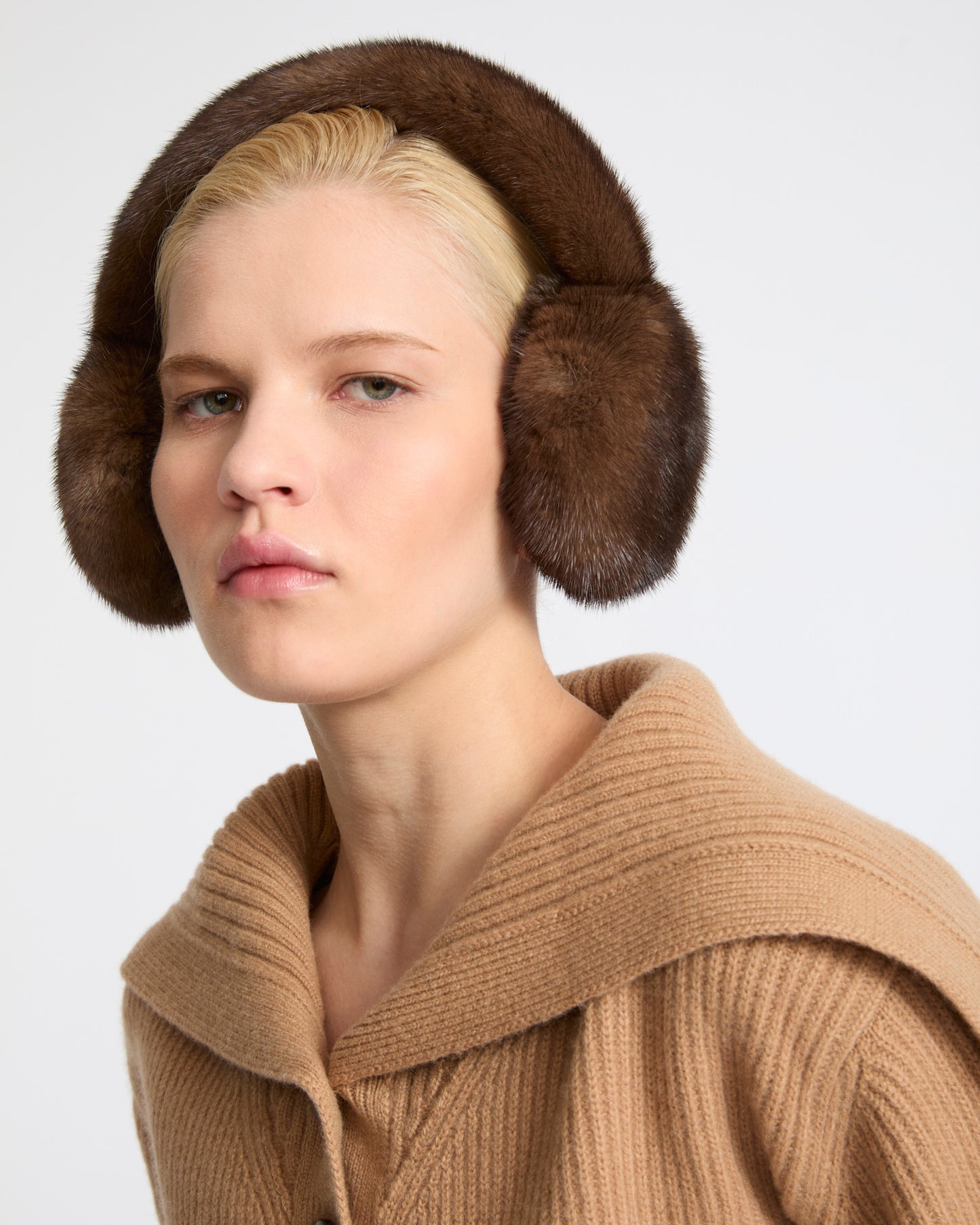 Cache-oreilles en fourrure de vison- Yves Salomon - Nouvelle collection Automne Hiver