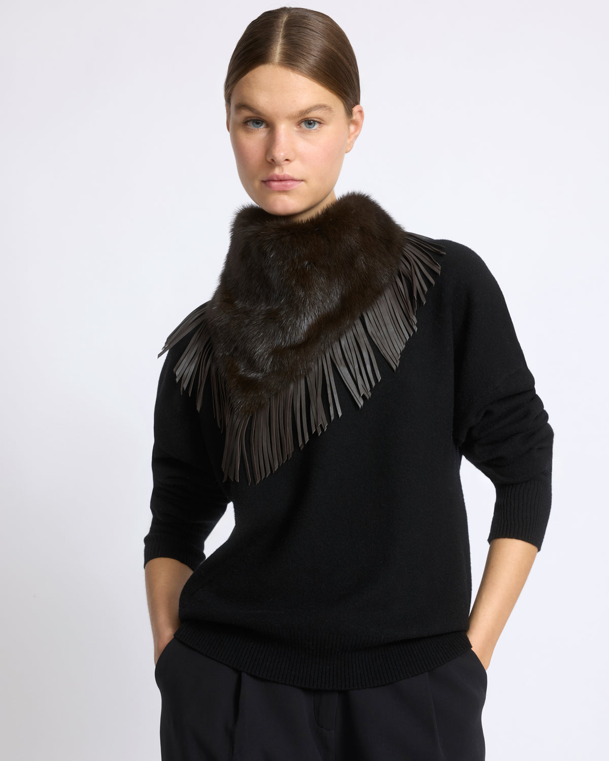 Bandana en fourrure de vison et franges en cuir d'agneau - Yves Salomon - Nouvelle collection Automne Hiver