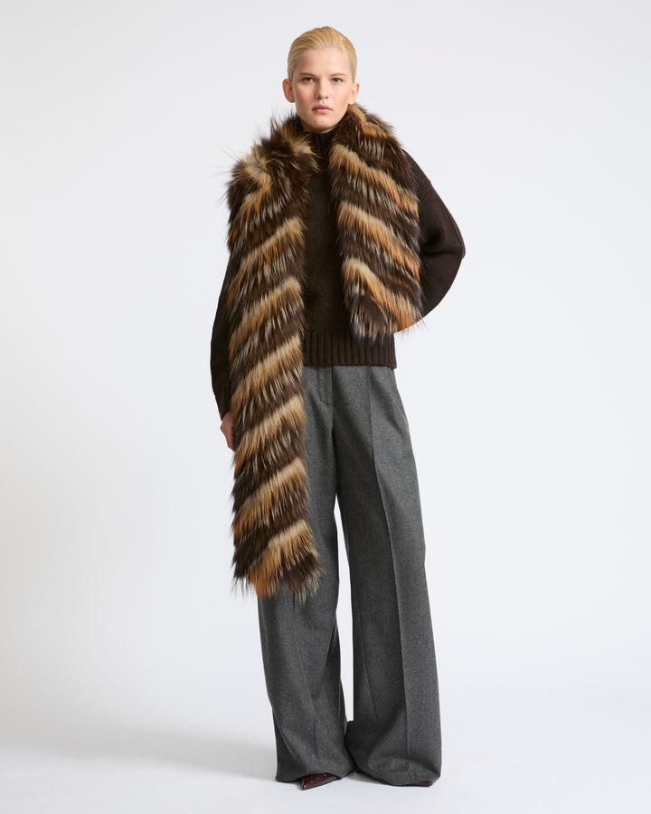 Écharpe en fourrure de renard galonnée- Yves Salomon - Nouvelle collection Automne Hiver