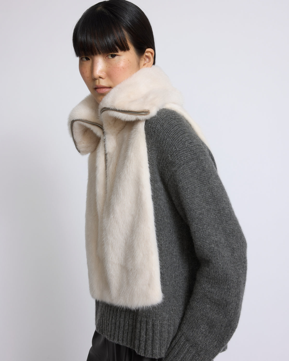 Plastron en fourrure de vison - Yves Salomon - Nouvelle collection Automne Hiver