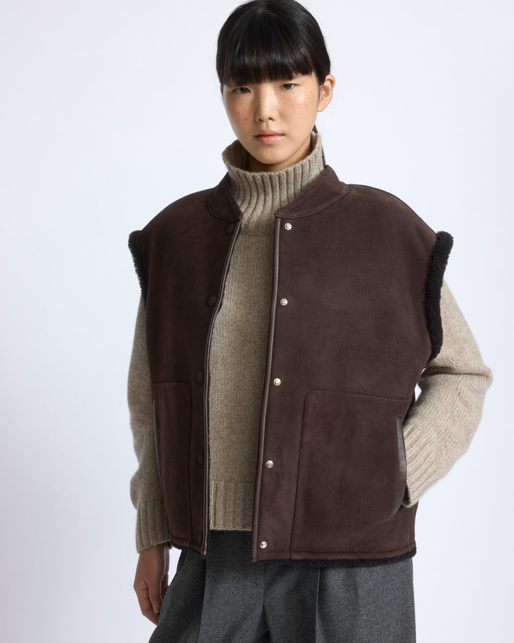 Gilet sans manches en agneau Mérinos bouclé - Yves Salomon - Nouvelle collection Automne Hiver