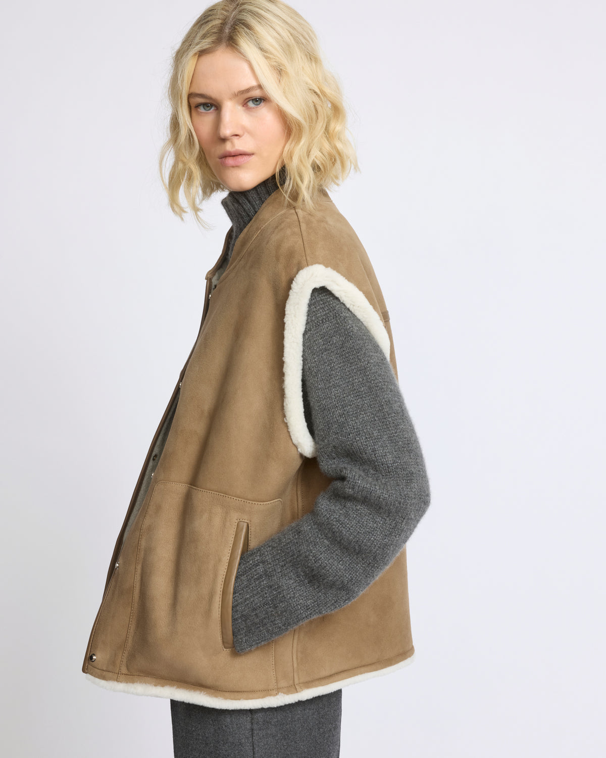 Gilet sans manches en agneau Mérinos bouclé - Yves Salomon - Nouvelle collection Automne Hiver
