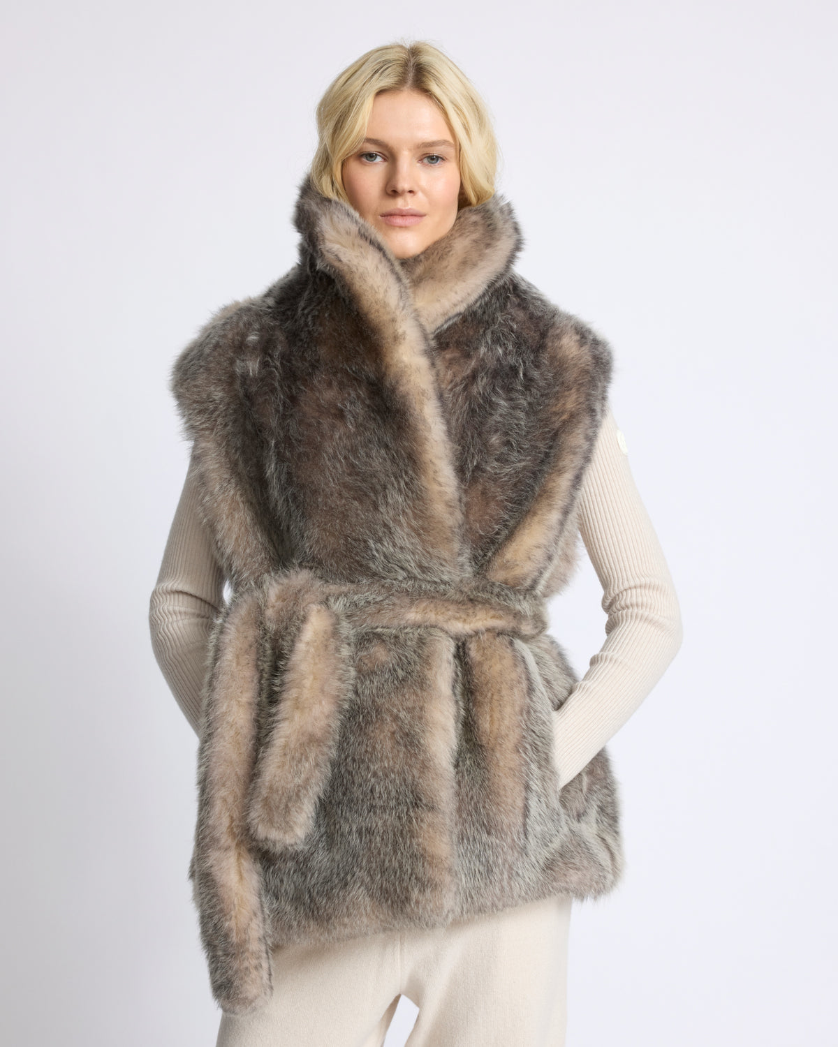 Gilet sans manches en agneau Toscane façon fourrure - Yves Salomon - Nouvelle collection Automne Hiver