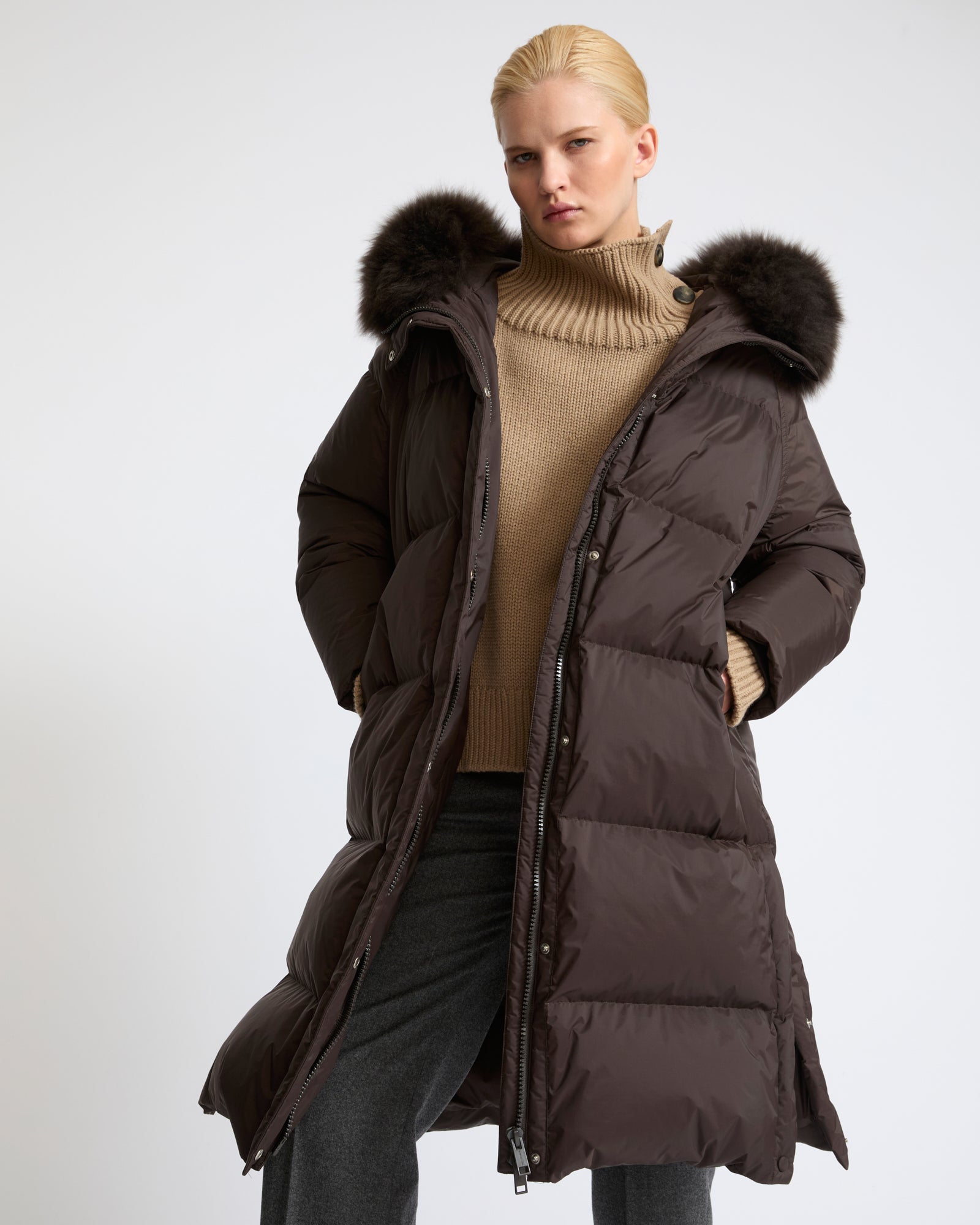 Doudoune longue en tissu technique imperméable et agneau laine vaporeuse- Yves Salomon - Nouvelle collection Automne Hiver