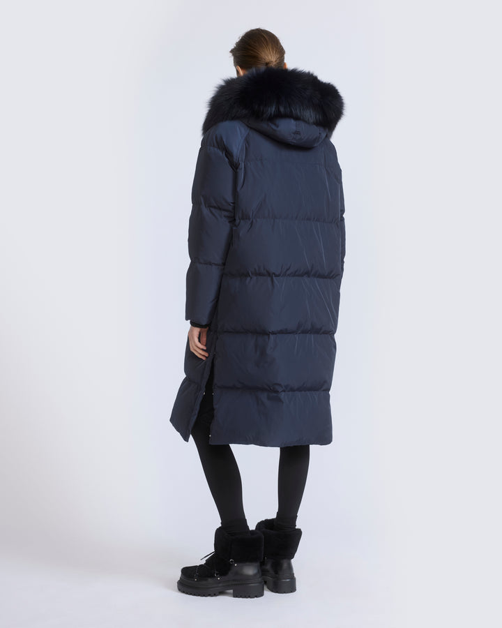 Doudoune longue en tissu technique imperméable avec fourrure de renard