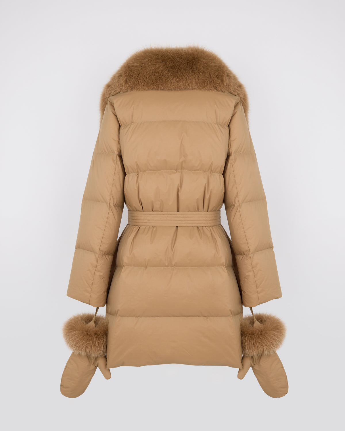 Doudoune longue ceinturée en tissu technique imperméable avec col en fourrure de renard - Yves Salomon - Nouvelle collection Automne Hiver