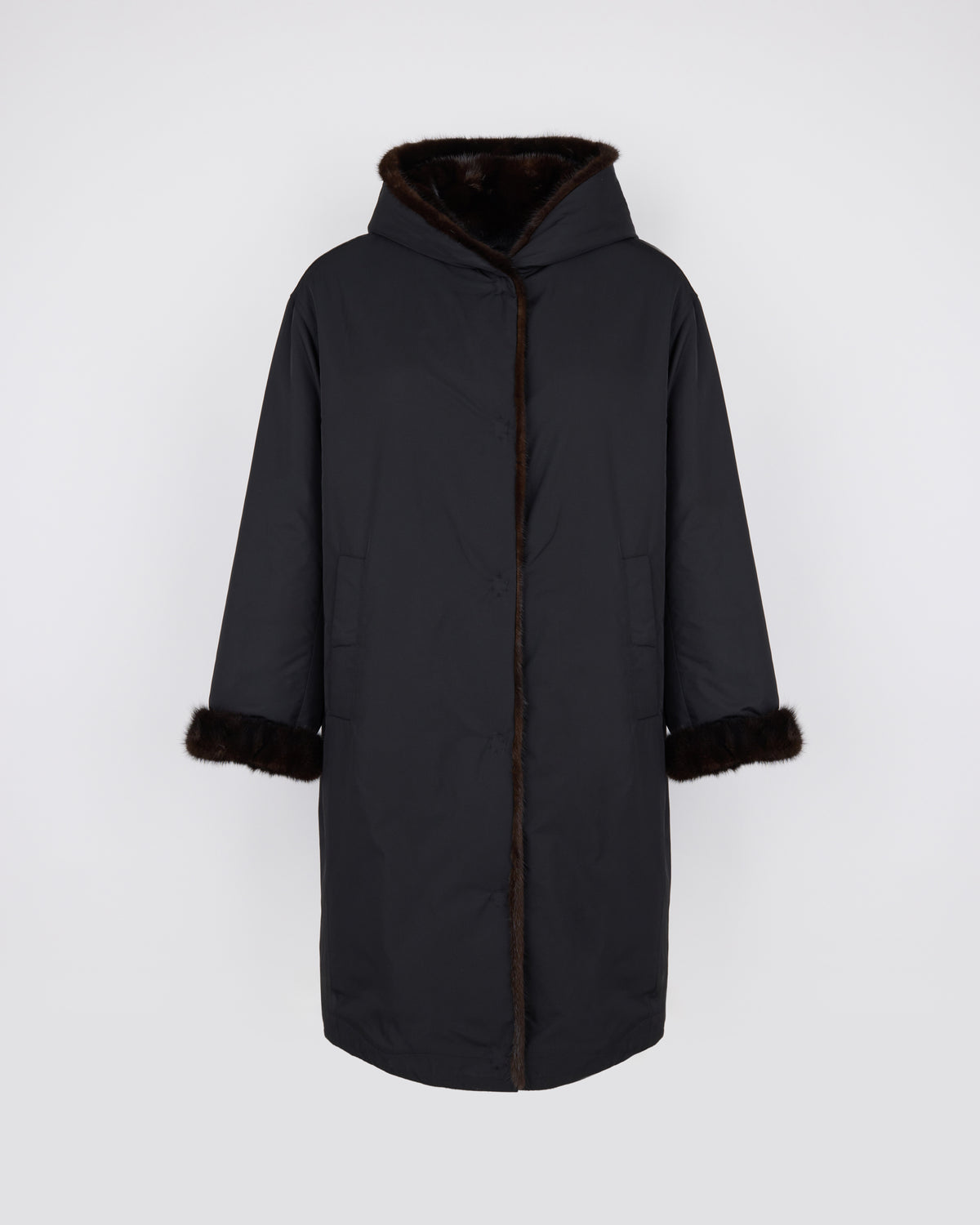 Doudoune longue lisse à capuche en tissu technique déperlant réversible avec fourrure de vison - Yves Salomon - Nouvelle collection Automne Hiver