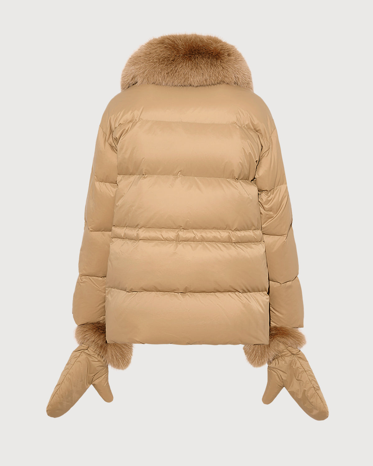 Doudoune en tissu technique imperméable avec col et moufles en fourrure de renard - Yves Salomon - Nouvelle collection Automne Hiver
