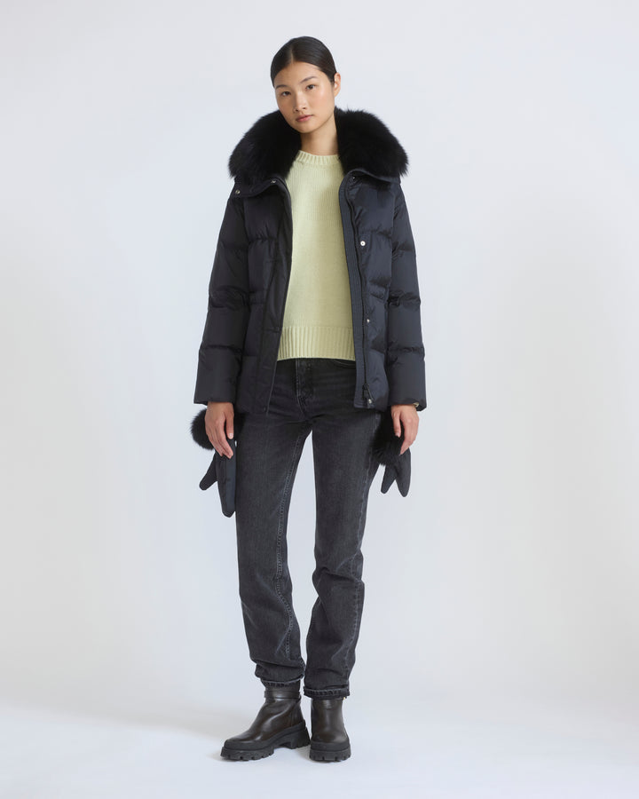Doudoune en tissu technique imperméable avec col et moufles en fourrure de renard