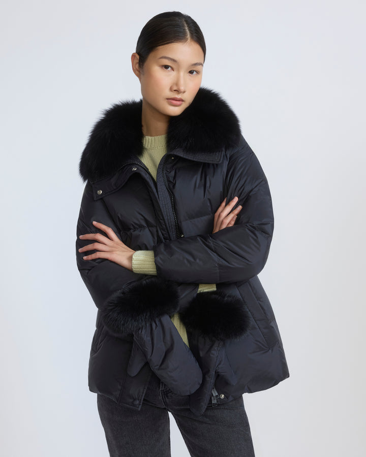 Doudoune en tissu technique imperméable avec col et moufles en fourrure de renard