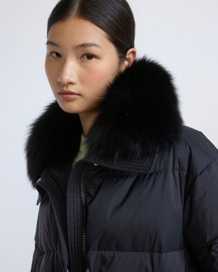 Doudoune en tissu technique imperméable avec col et moufles en fourrure de renard