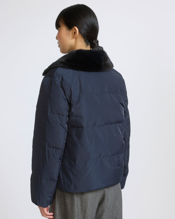 Doudoune courte en tissu technique imperméable avec col en fourrure de vison