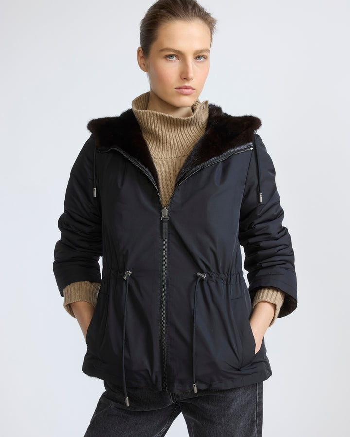 Veste à capuche en tissu technique déperlant réversible avec fourrure de vison