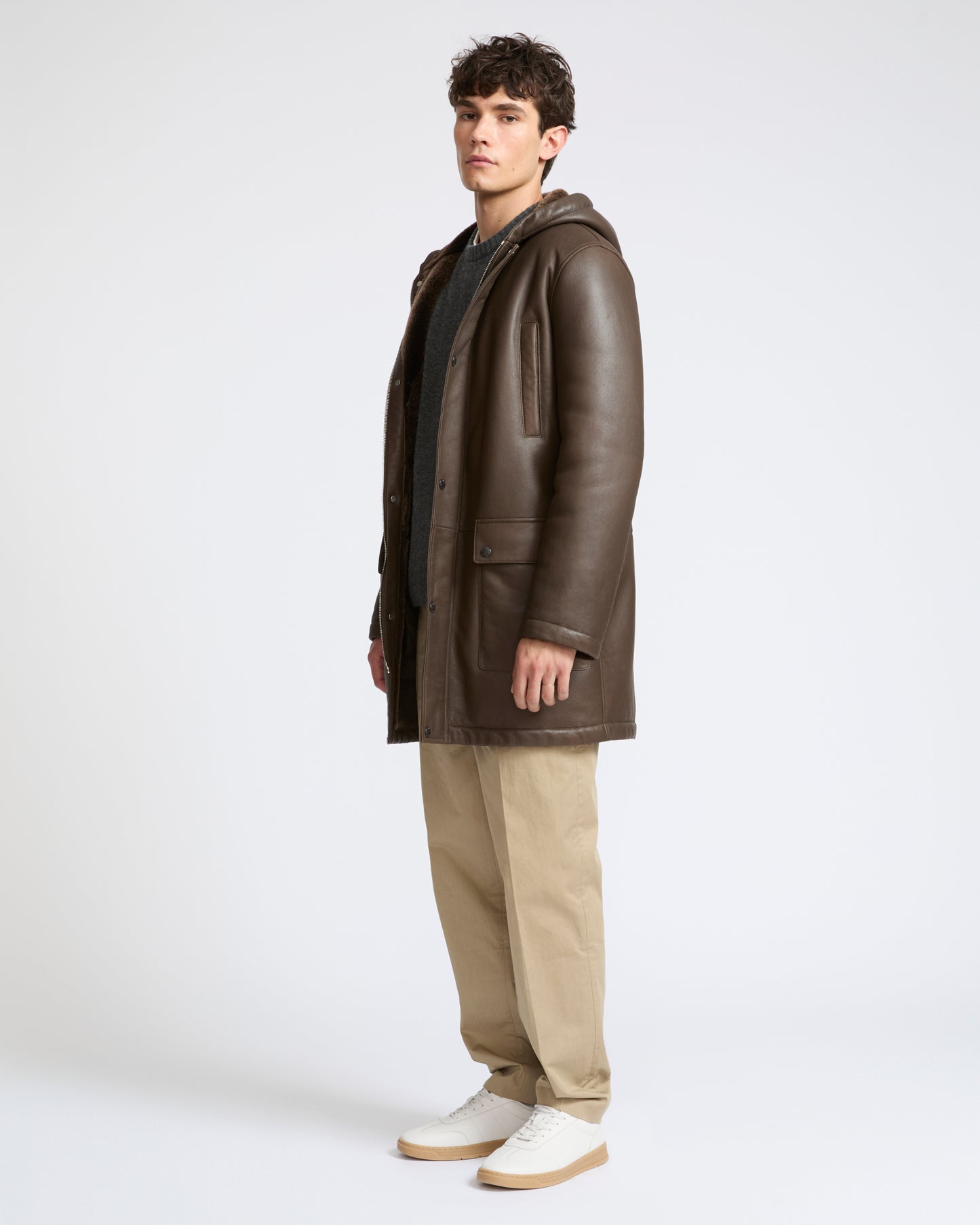 Manteau à capuche en peau lainée d'agneau soyeux à laine raide- Yves Salomon - Nouvelle collection Automne Hiver