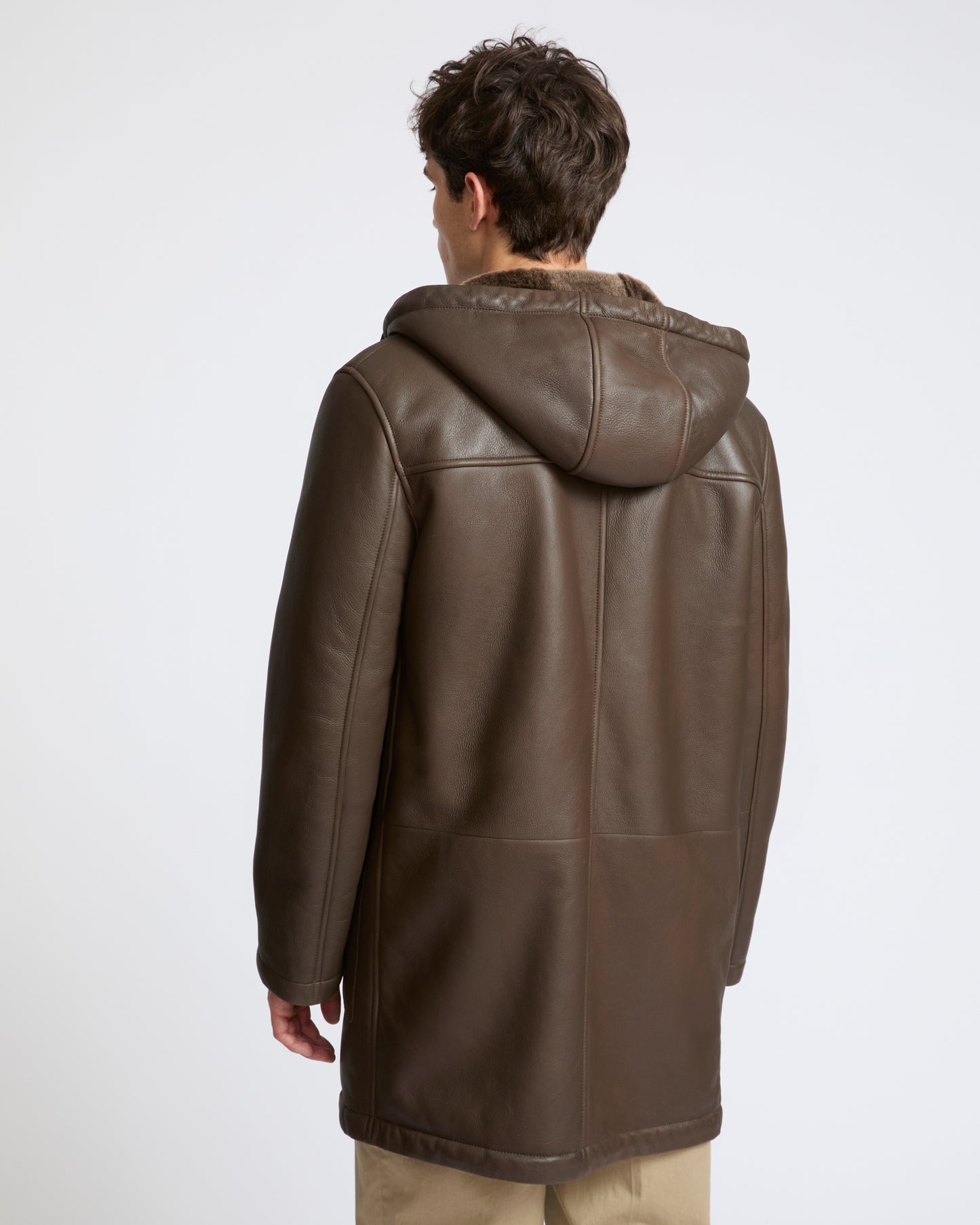 Manteau à capuche en peau lainée d'agneau soyeux à laine raide- Yves Salomon - Nouvelle collection Automne Hiver