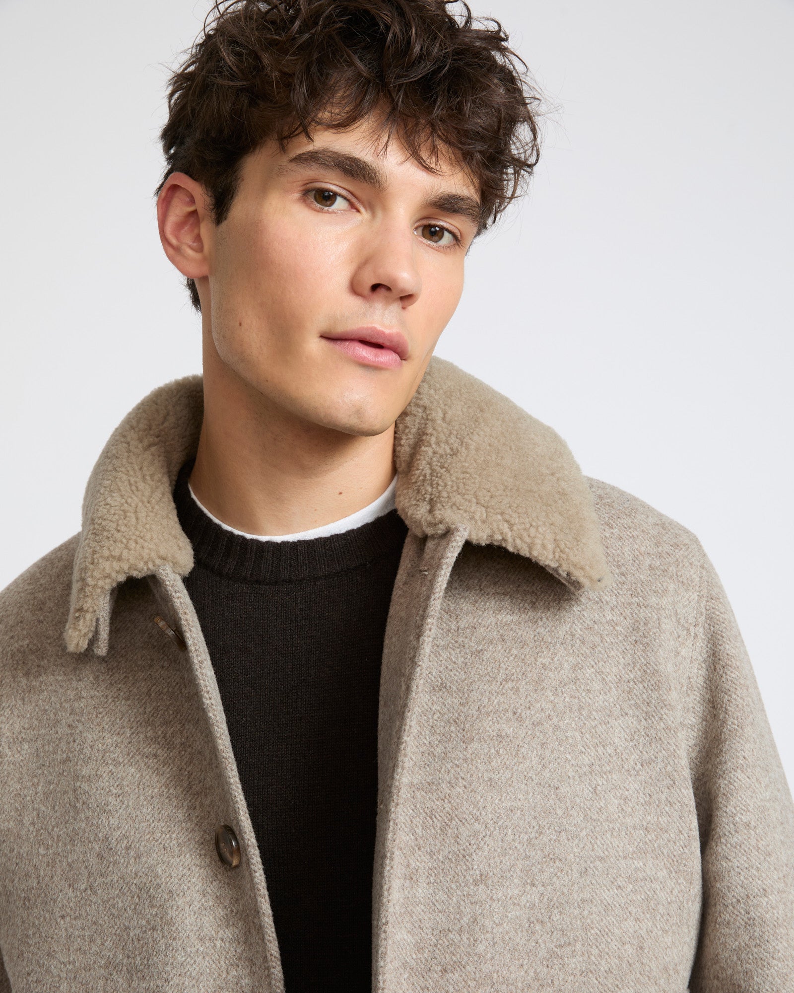 Veste en tissu en lainage chevron avec col en peau lainée d'agneau- Yves Salomon - Nouvelle collection Automne Hiver