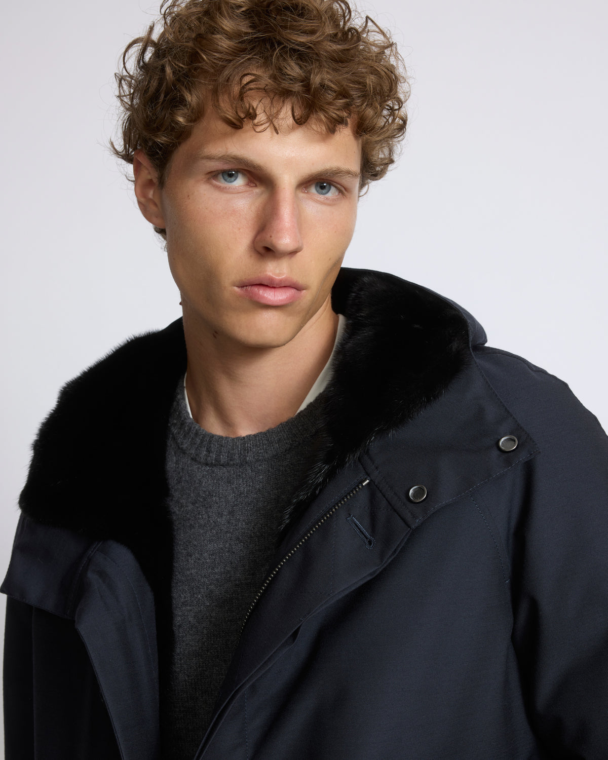 Parka courte en tissu technique laine mélangée imperméable avec fourrure de vison long poil - Yves Salomon - Nouvelle collection Automne Hiver