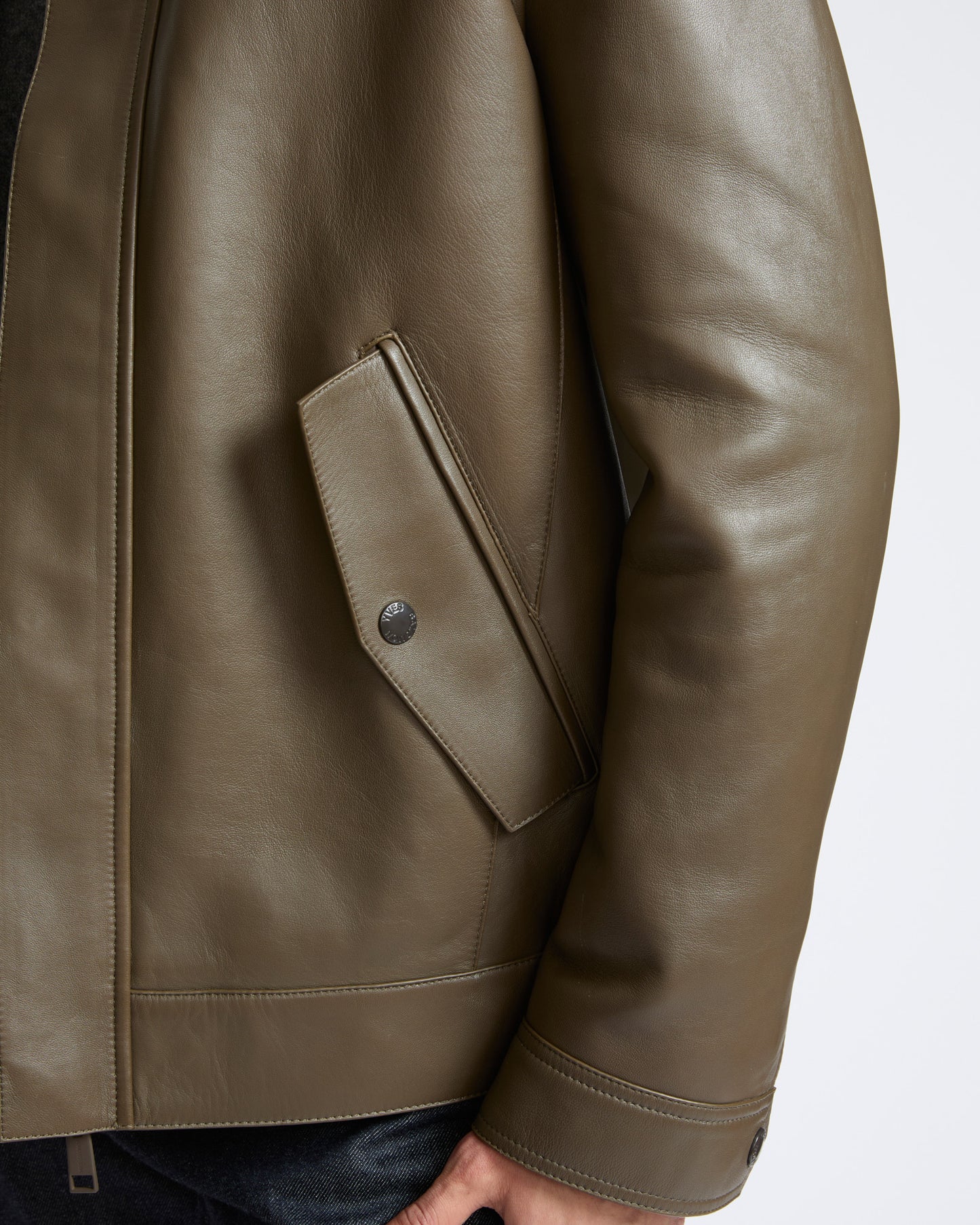 Veste ajustée en cuir d'agneau- Yves Salomon - Nouvelle collection Automne Hiver