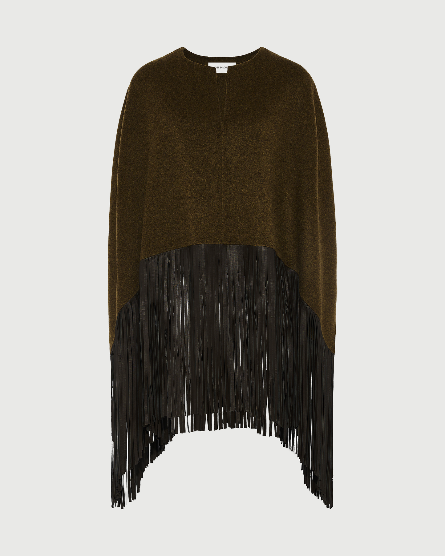 Cape en lainage cachemire double face à franges en cuir d'agneau- Yves Salomon - Nouvelle collection Automne Hiver