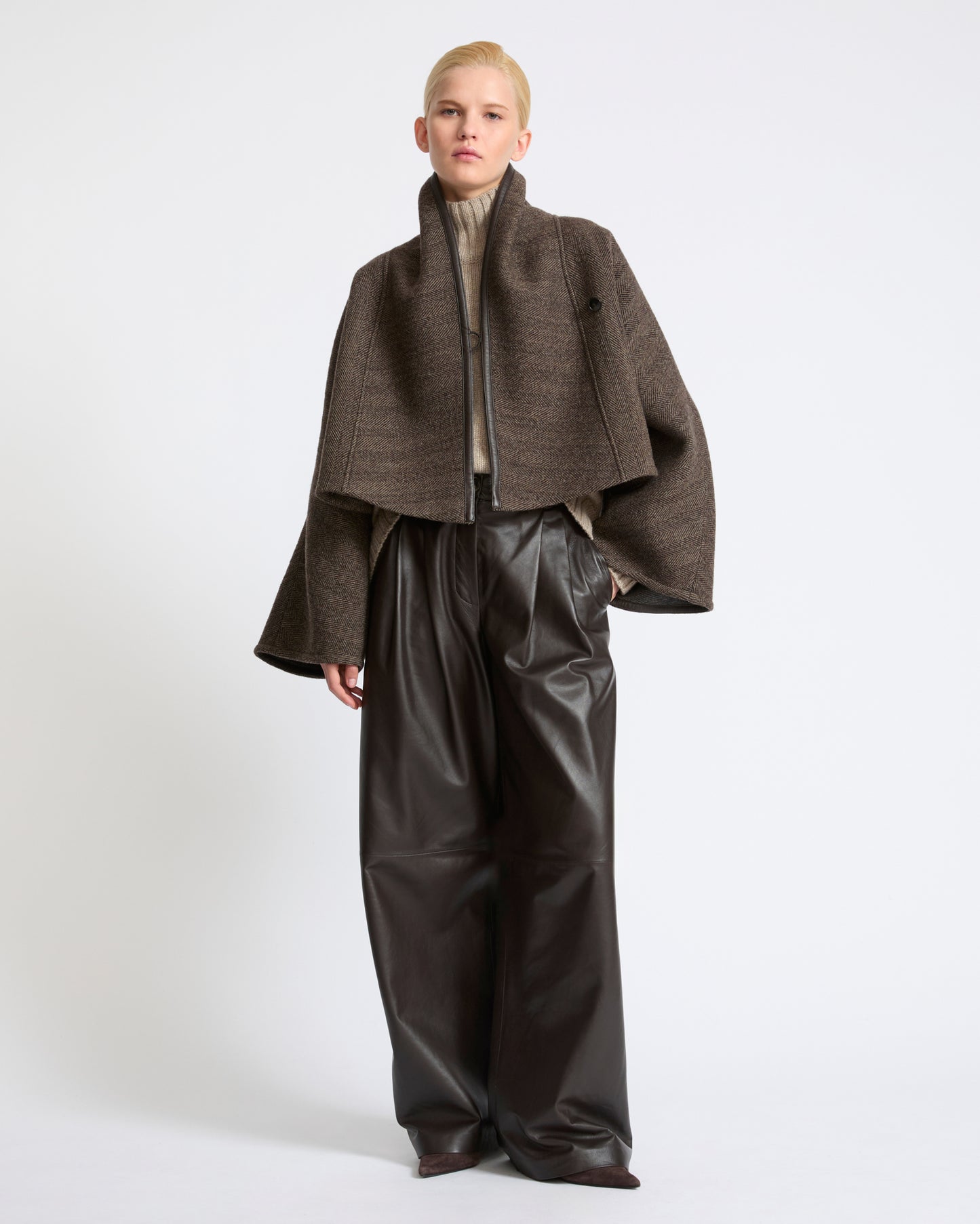 Veste cape en lainage double face à chevrons- Yves Salomon - Nouvelle collection Automne Hiver