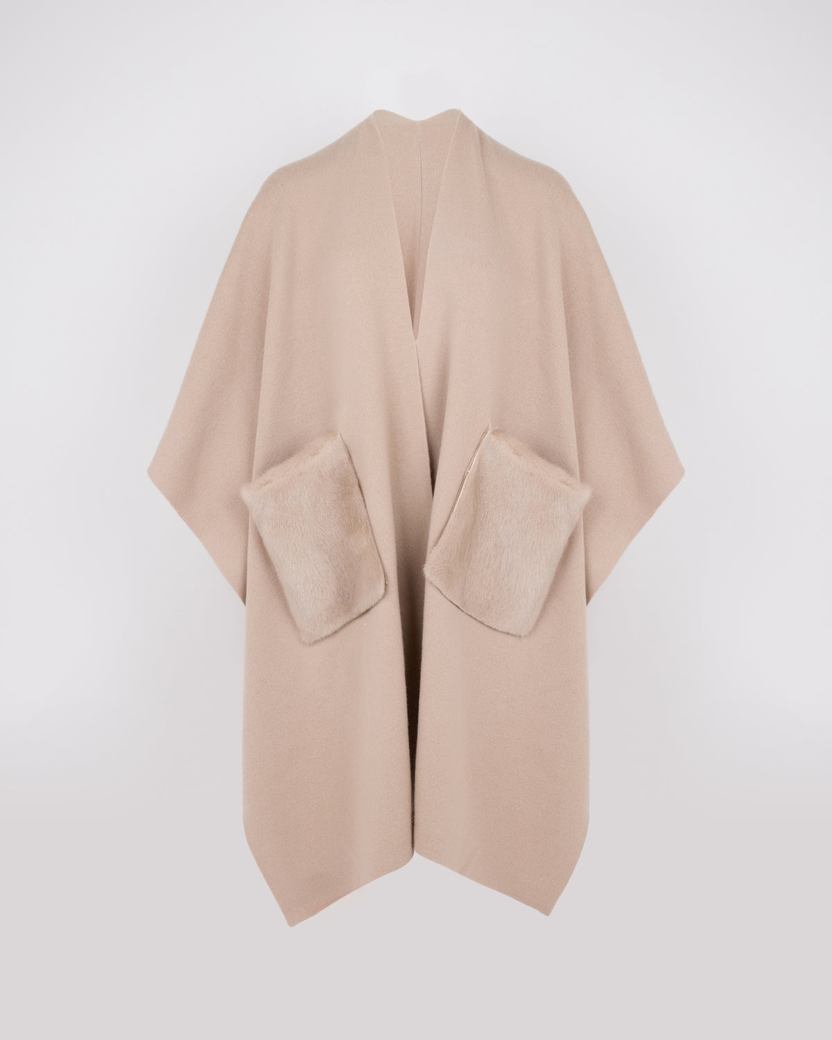 Poncho en maille Mérinos et fourrure de vison - Yves Salomon - Nouvelle collection Automne Hiver