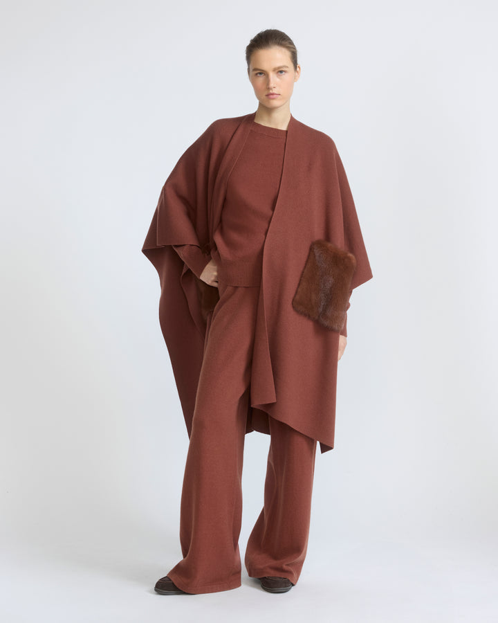 Poncho en maille Mérinos et fourrure de vison