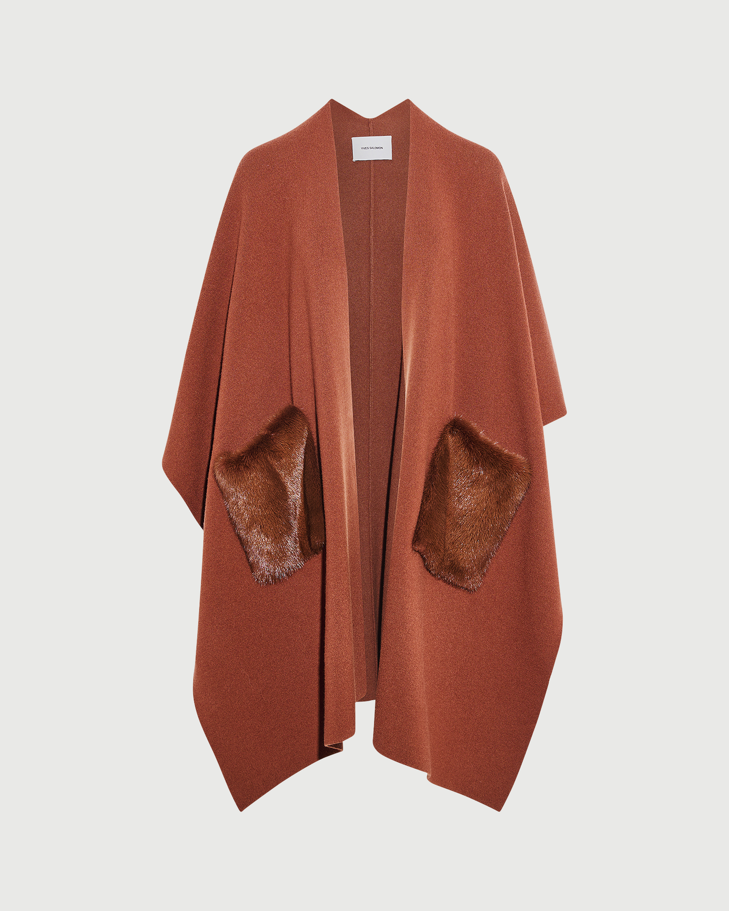 Poncho en maille Mérinos et fourrure de vison- Yves Salomon - Nouvelle collection Automne Hiver