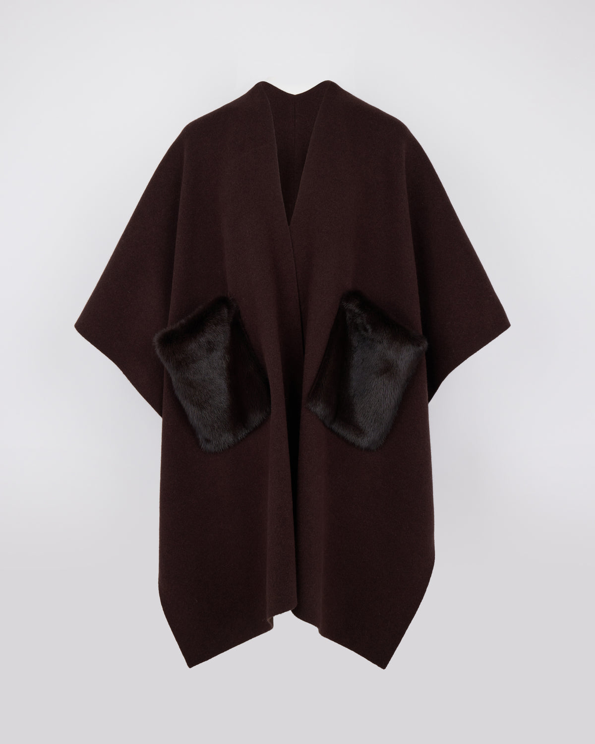 Poncho en maille Mérinos et fourrure de vison - Yves Salomon - Nouvelle collection Automne Hiver