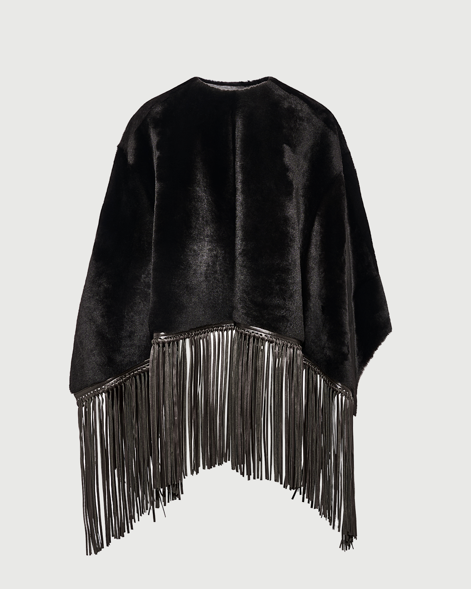 Cape à franges en peau lainée d'agneau- Yves Salomon - Nouvelle collection Automne Hiver